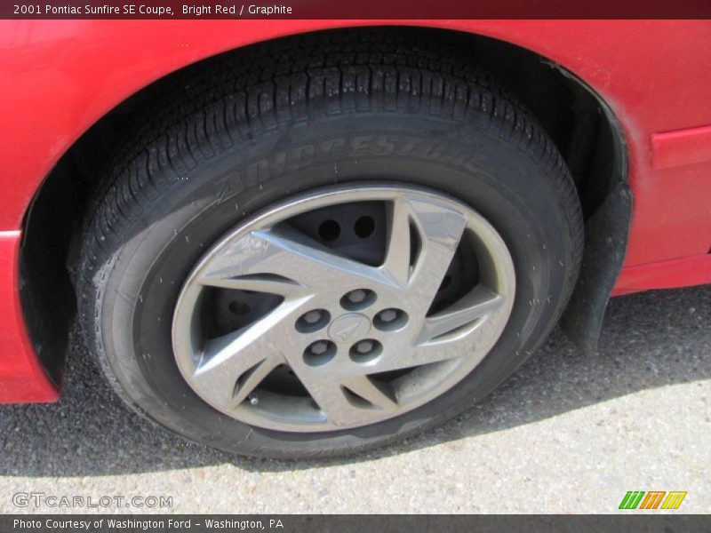 Bright Red / Graphite 2001 Pontiac Sunfire SE Coupe