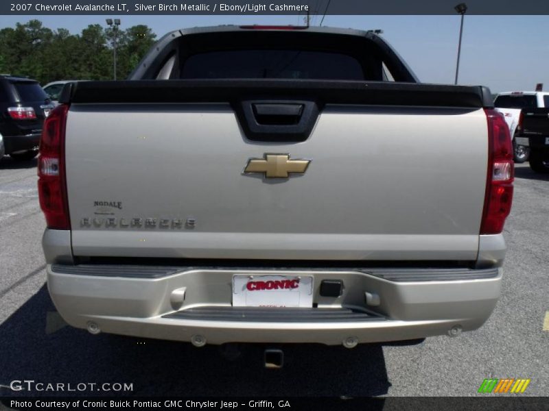 Silver Birch Metallic / Ebony/Light Cashmere 2007 Chevrolet Avalanche LT