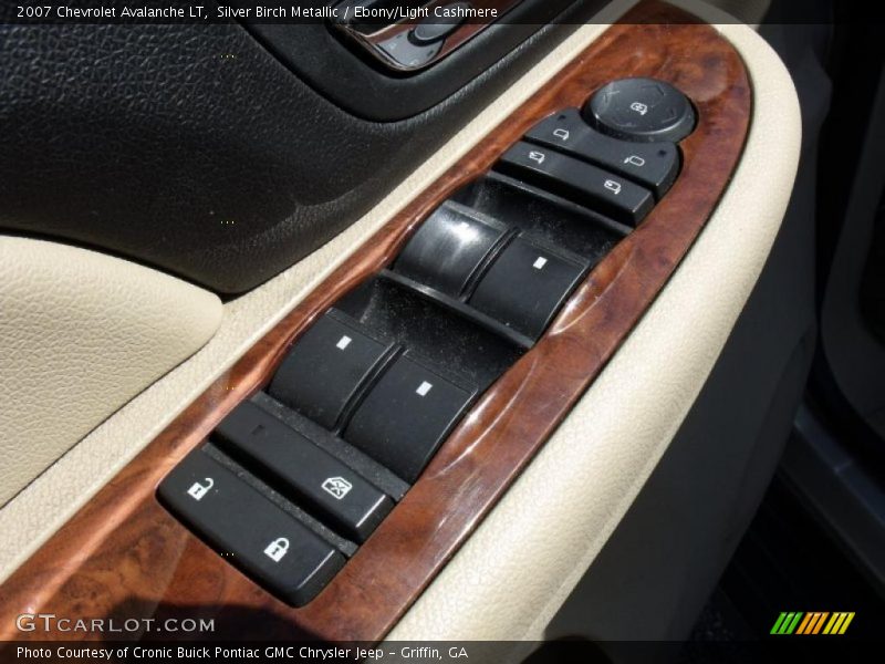 Silver Birch Metallic / Ebony/Light Cashmere 2007 Chevrolet Avalanche LT