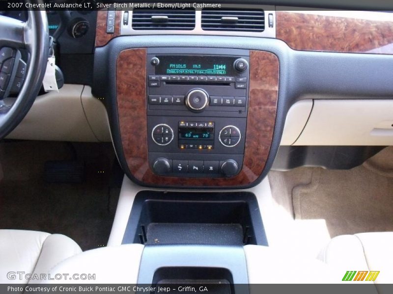 Silver Birch Metallic / Ebony/Light Cashmere 2007 Chevrolet Avalanche LT