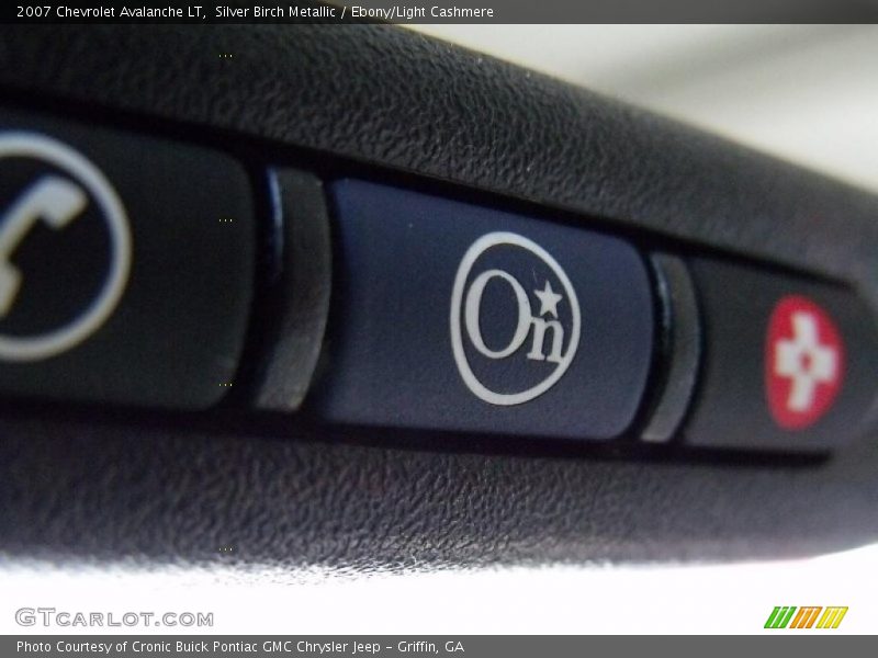 Silver Birch Metallic / Ebony/Light Cashmere 2007 Chevrolet Avalanche LT