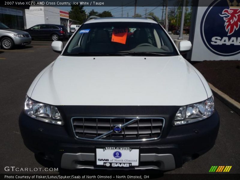Ice White / Taupe 2007 Volvo XC70 AWD Cross Country