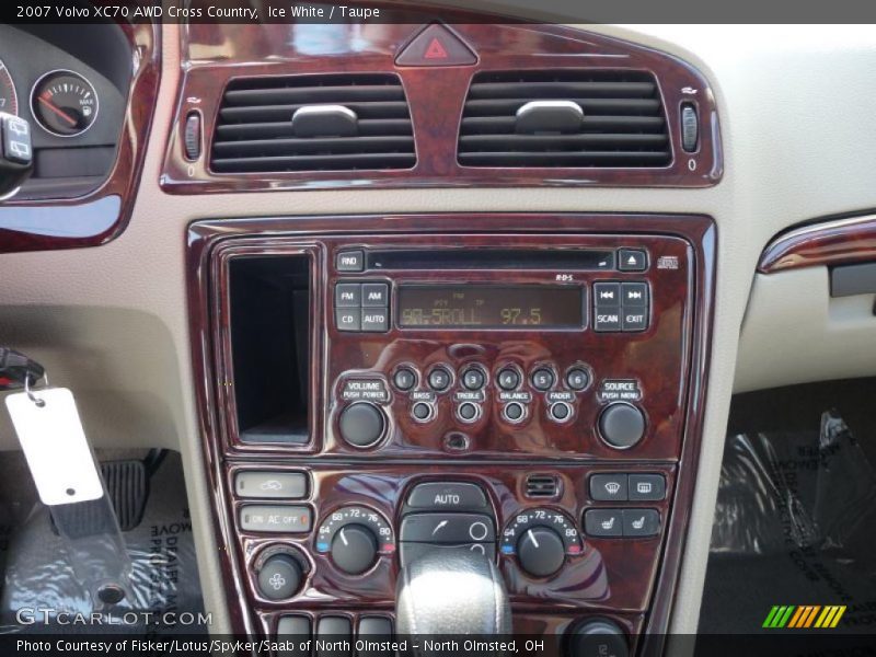 Ice White / Taupe 2007 Volvo XC70 AWD Cross Country