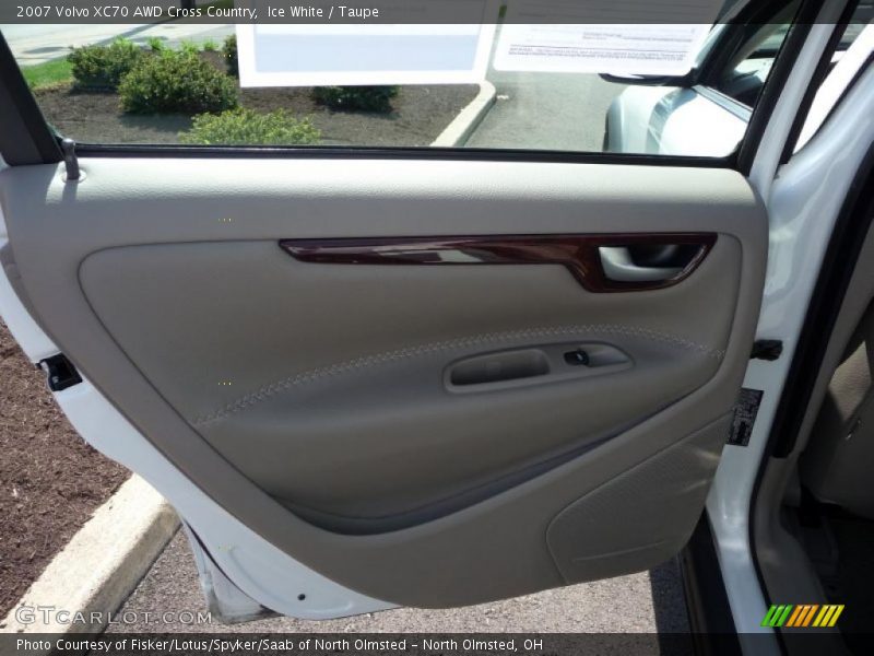 Ice White / Taupe 2007 Volvo XC70 AWD Cross Country