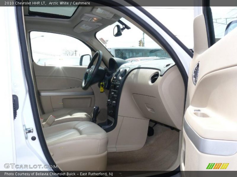 Arctic White / Cashmere 2010 Chevrolet HHR LT