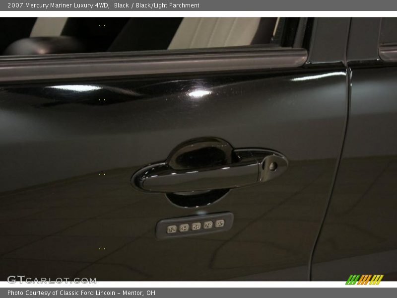 Black / Black/Light Parchment 2007 Mercury Mariner Luxury 4WD