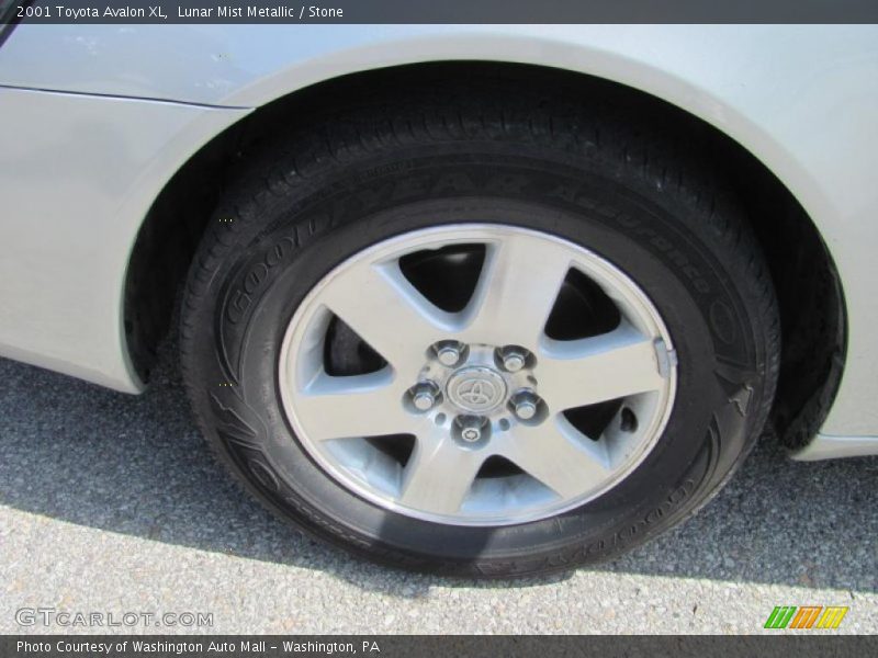 Lunar Mist Metallic / Stone 2001 Toyota Avalon XL