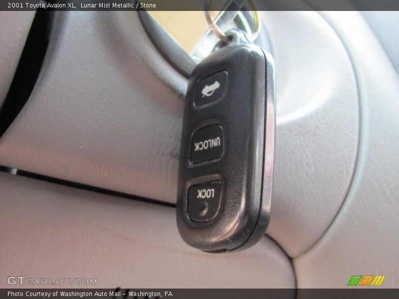 Lunar Mist Metallic / Stone 2001 Toyota Avalon XL