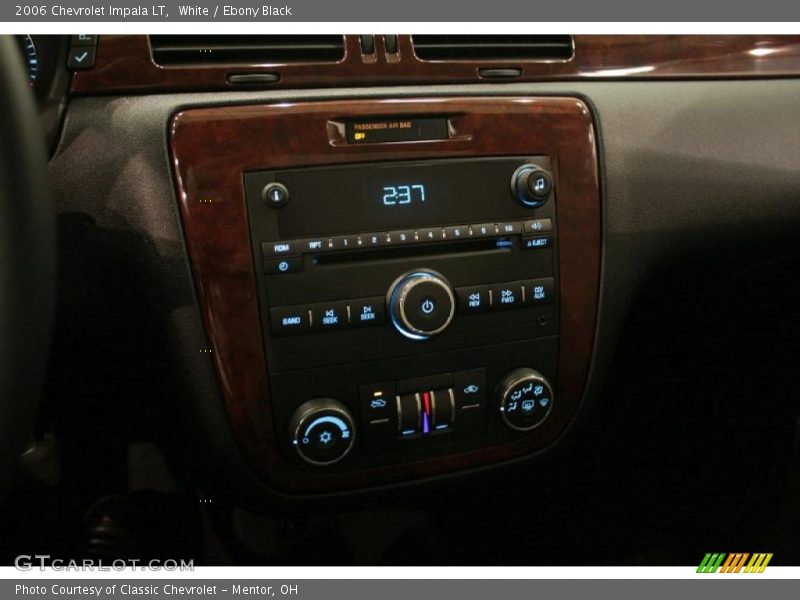 White / Ebony Black 2006 Chevrolet Impala LT