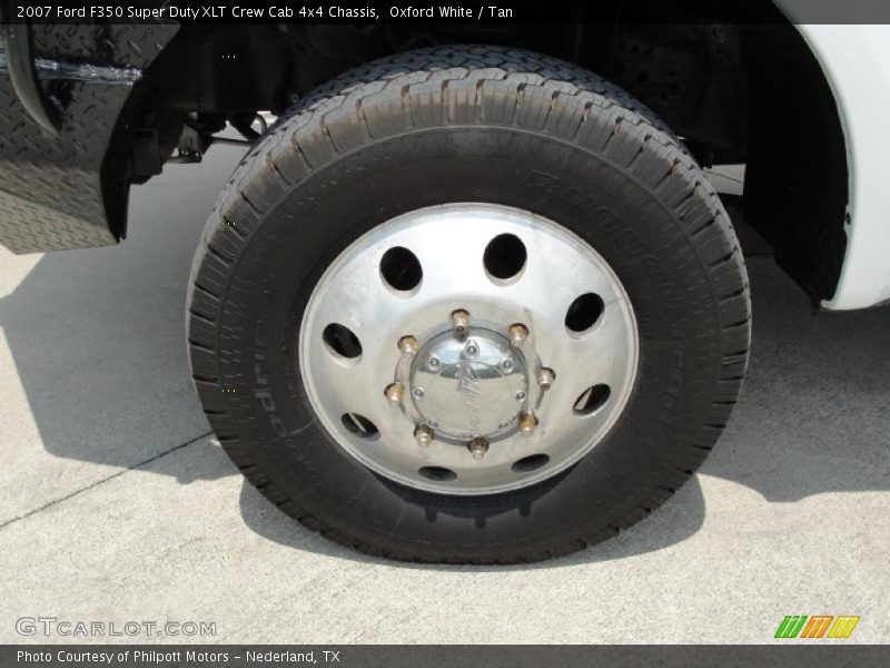 Oxford White / Tan 2007 Ford F350 Super Duty XLT Crew Cab 4x4 Chassis