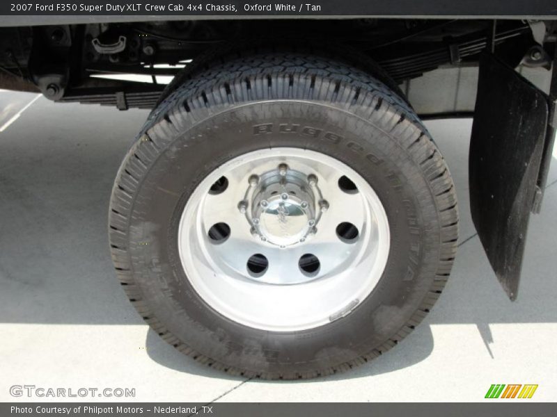 Oxford White / Tan 2007 Ford F350 Super Duty XLT Crew Cab 4x4 Chassis