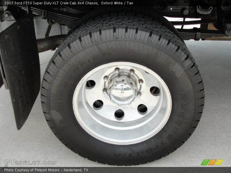 Oxford White / Tan 2007 Ford F350 Super Duty XLT Crew Cab 4x4 Chassis