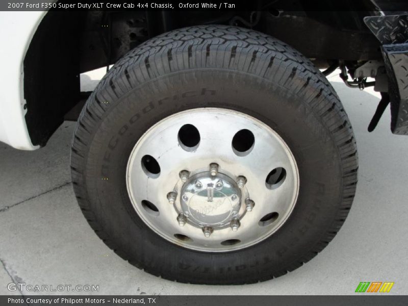 Oxford White / Tan 2007 Ford F350 Super Duty XLT Crew Cab 4x4 Chassis