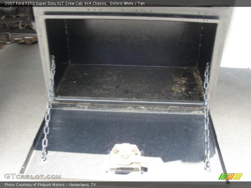 Oxford White / Tan 2007 Ford F350 Super Duty XLT Crew Cab 4x4 Chassis