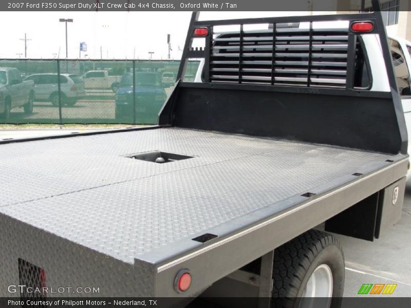 Oxford White / Tan 2007 Ford F350 Super Duty XLT Crew Cab 4x4 Chassis