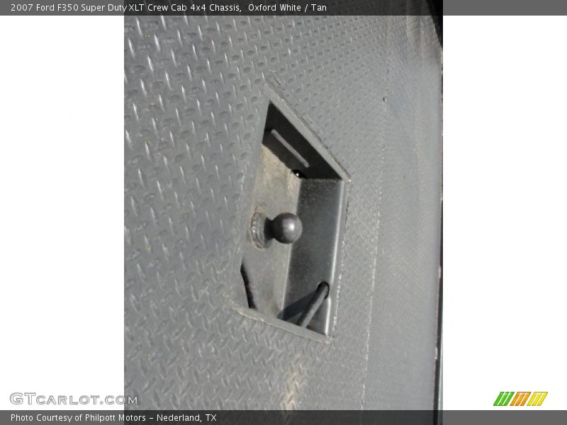 Oxford White / Tan 2007 Ford F350 Super Duty XLT Crew Cab 4x4 Chassis