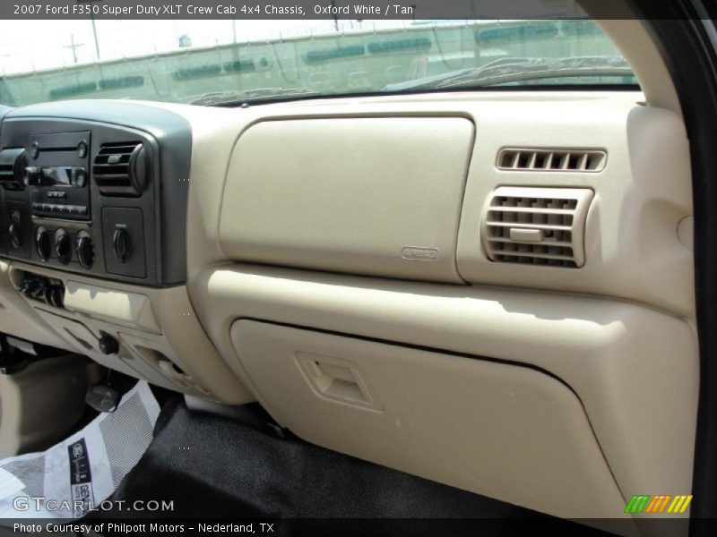 Oxford White / Tan 2007 Ford F350 Super Duty XLT Crew Cab 4x4 Chassis