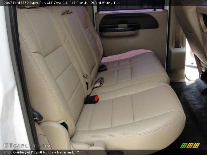 Oxford White / Tan 2007 Ford F350 Super Duty XLT Crew Cab 4x4 Chassis