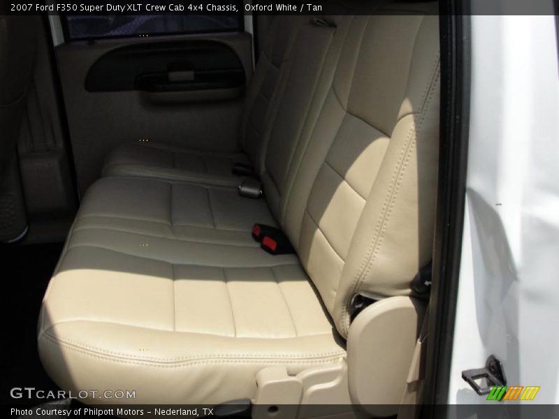Oxford White / Tan 2007 Ford F350 Super Duty XLT Crew Cab 4x4 Chassis