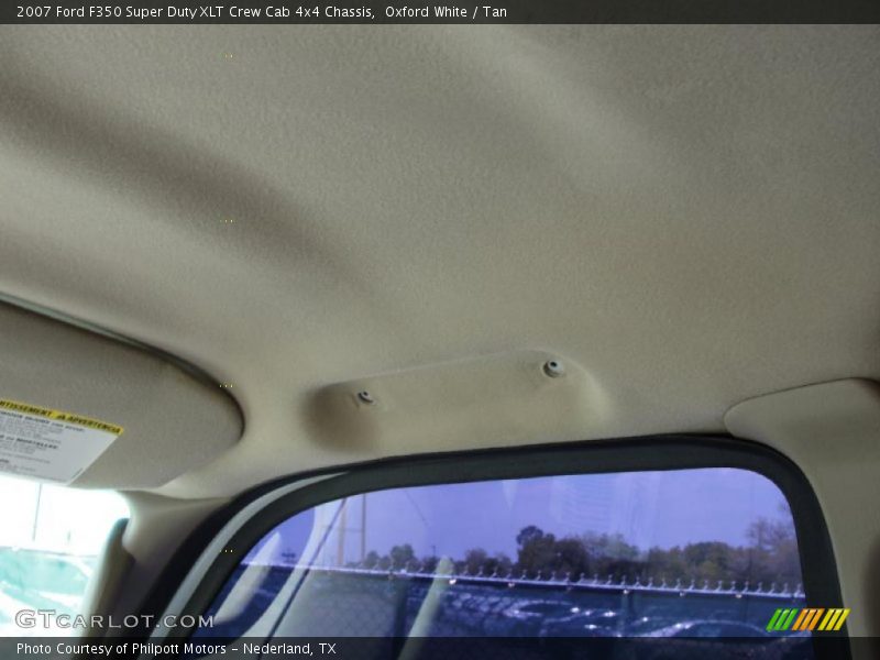 Oxford White / Tan 2007 Ford F350 Super Duty XLT Crew Cab 4x4 Chassis