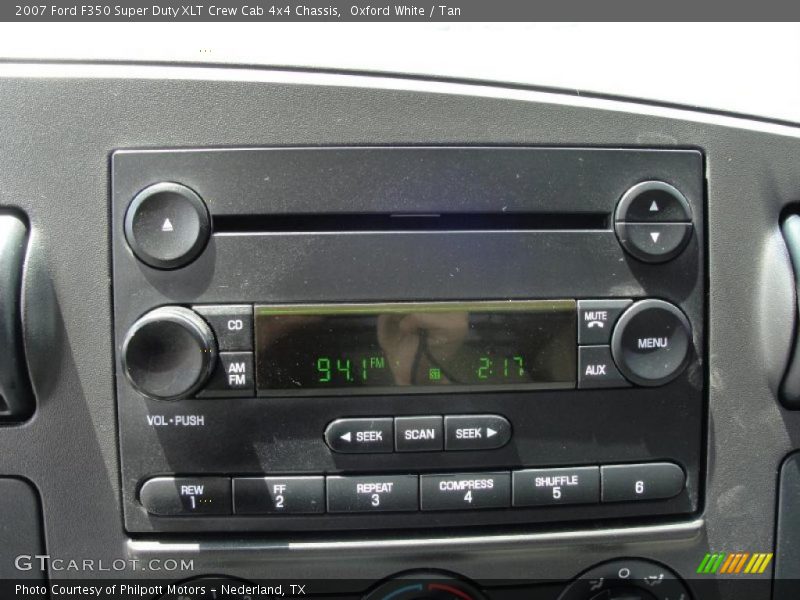 Oxford White / Tan 2007 Ford F350 Super Duty XLT Crew Cab 4x4 Chassis
