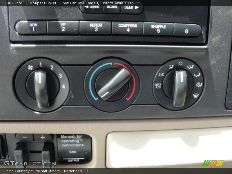 Oxford White / Tan 2007 Ford F350 Super Duty XLT Crew Cab 4x4 Chassis