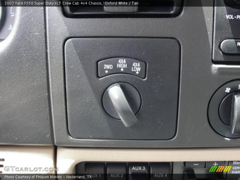 Oxford White / Tan 2007 Ford F350 Super Duty XLT Crew Cab 4x4 Chassis