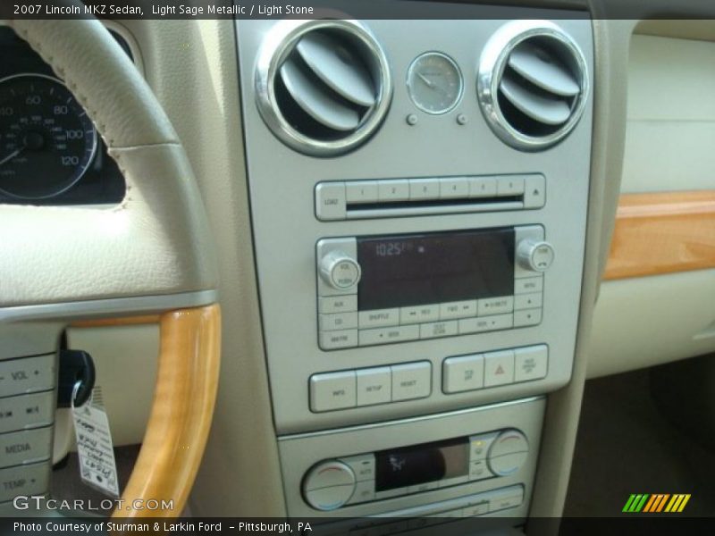 Light Sage Metallic / Light Stone 2007 Lincoln MKZ Sedan