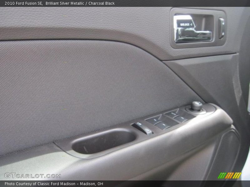 Brilliant Silver Metallic / Charcoal Black 2010 Ford Fusion SE