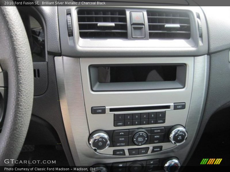 Brilliant Silver Metallic / Charcoal Black 2010 Ford Fusion SE