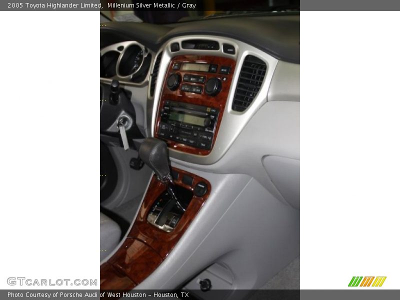 Millenium Silver Metallic / Gray 2005 Toyota Highlander Limited