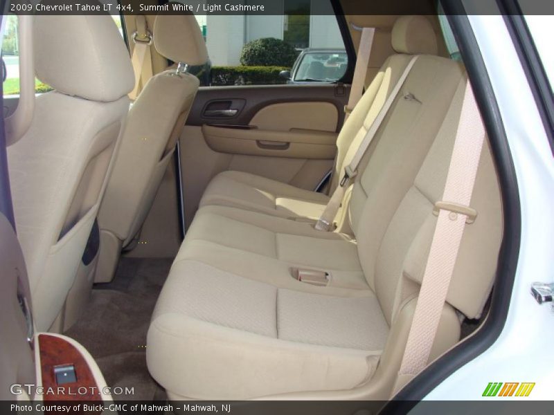 Summit White / Light Cashmere 2009 Chevrolet Tahoe LT 4x4