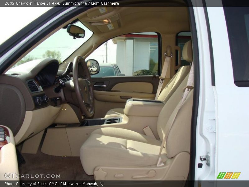 Summit White / Light Cashmere 2009 Chevrolet Tahoe LT 4x4