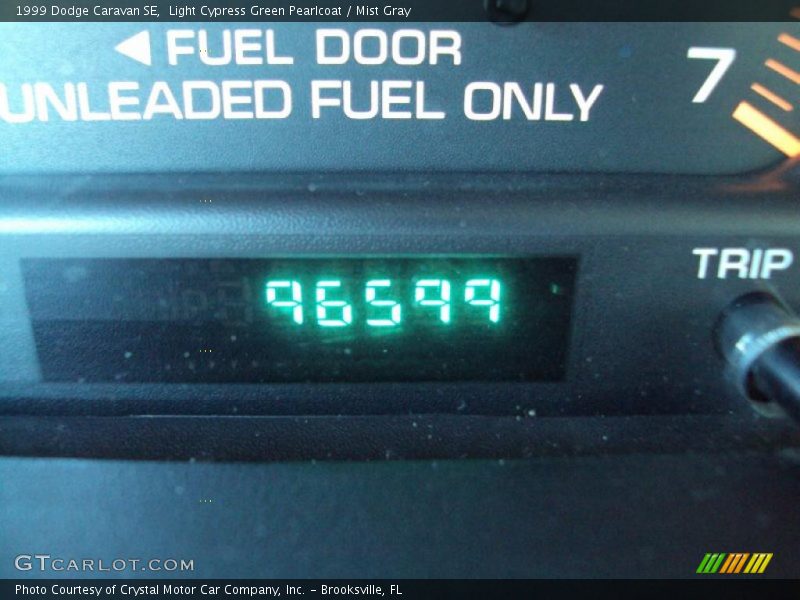 Light Cypress Green Pearlcoat / Mist Gray 1999 Dodge Caravan SE