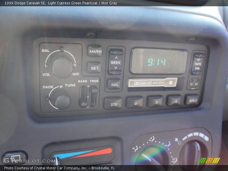 Light Cypress Green Pearlcoat / Mist Gray 1999 Dodge Caravan SE