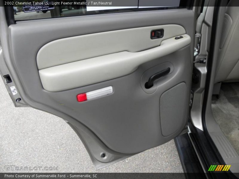 Light Pewter Metallic / Tan/Neutral 2002 Chevrolet Tahoe LS