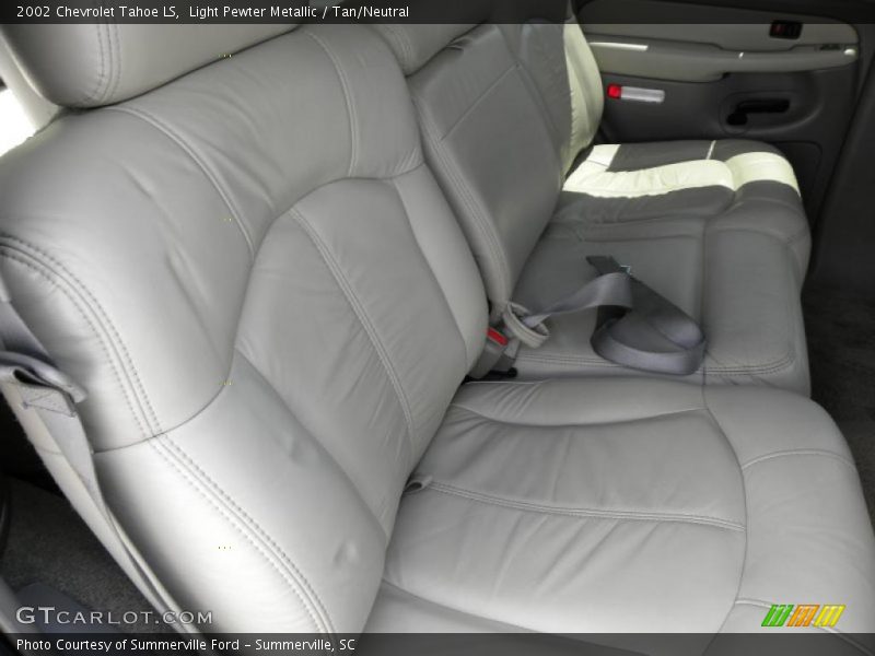 Light Pewter Metallic / Tan/Neutral 2002 Chevrolet Tahoe LS