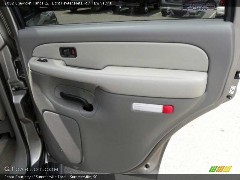 Light Pewter Metallic / Tan/Neutral 2002 Chevrolet Tahoe LS