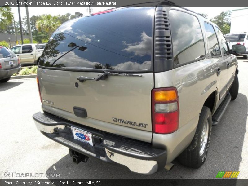 Light Pewter Metallic / Tan/Neutral 2002 Chevrolet Tahoe LS
