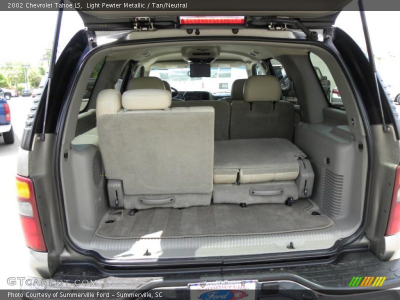 Light Pewter Metallic / Tan/Neutral 2002 Chevrolet Tahoe LS