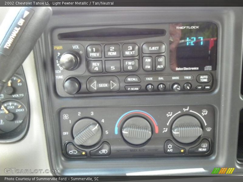 Light Pewter Metallic / Tan/Neutral 2002 Chevrolet Tahoe LS