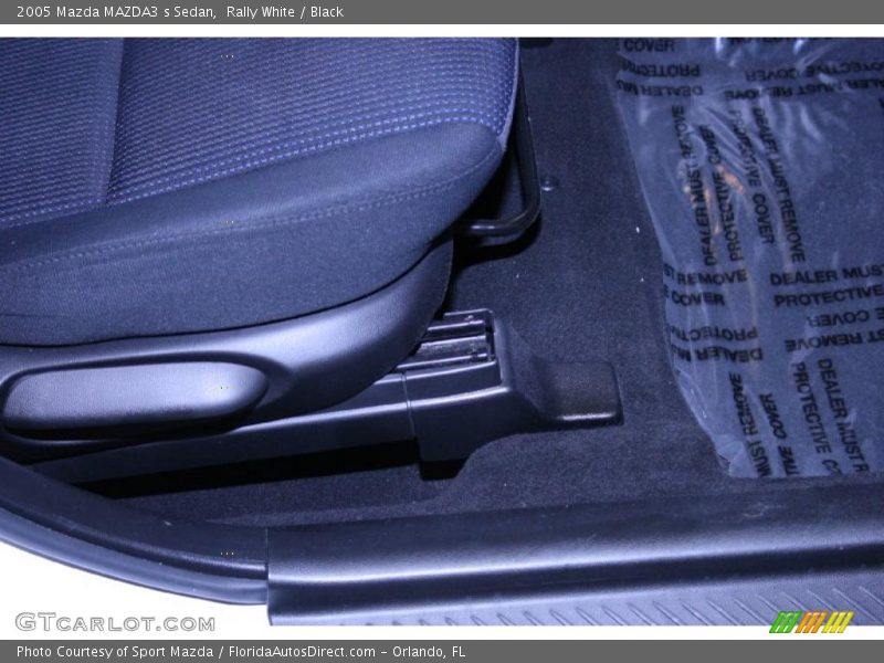 Rally White / Black 2005 Mazda MAZDA3 s Sedan