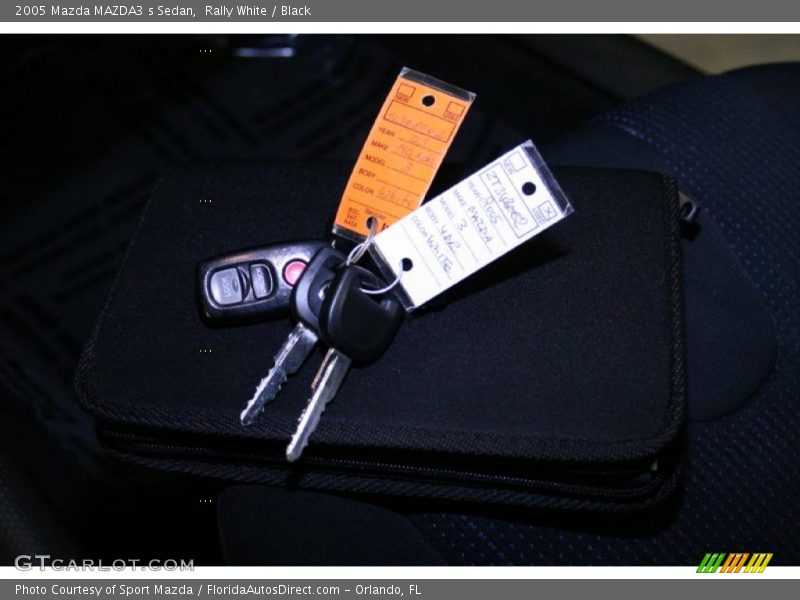 Rally White / Black 2005 Mazda MAZDA3 s Sedan