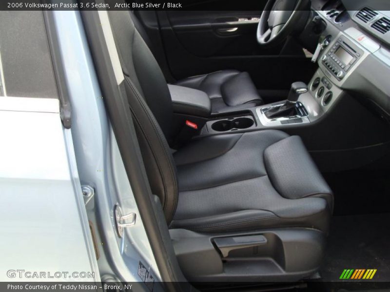 Arctic Blue Silver / Black 2006 Volkswagen Passat 3.6 Sedan