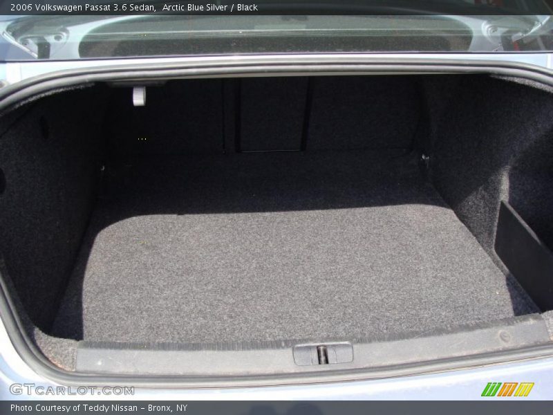 Arctic Blue Silver / Black 2006 Volkswagen Passat 3.6 Sedan
