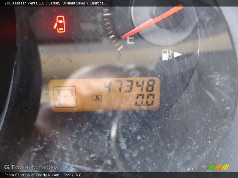 Brilliant Silver / Charcoal 2008 Nissan Versa 1.8 S Sedan