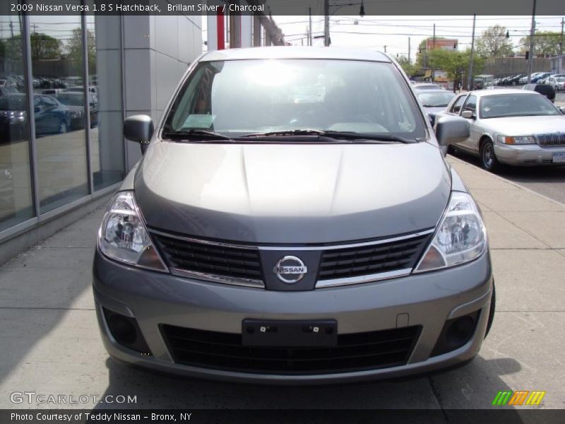 Brillant Silver / Charcoal 2009 Nissan Versa 1.8 S Hatchback