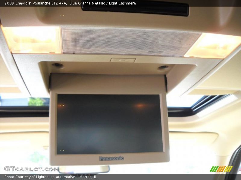 Blue Granite Metallic / Light Cashmere 2009 Chevrolet Avalanche LTZ 4x4