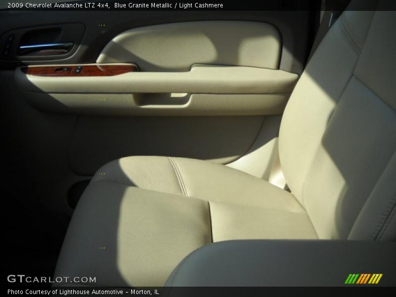 Blue Granite Metallic / Light Cashmere 2009 Chevrolet Avalanche LTZ 4x4