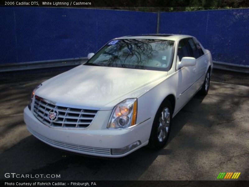 White Lightning / Cashmere 2006 Cadillac DTS